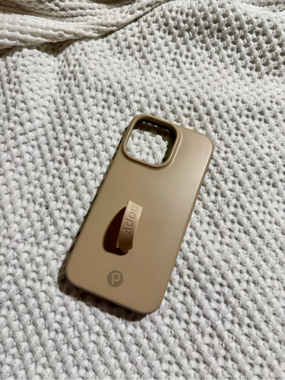 Loopy Righty iPhone 14 Pro Max — Sandstone